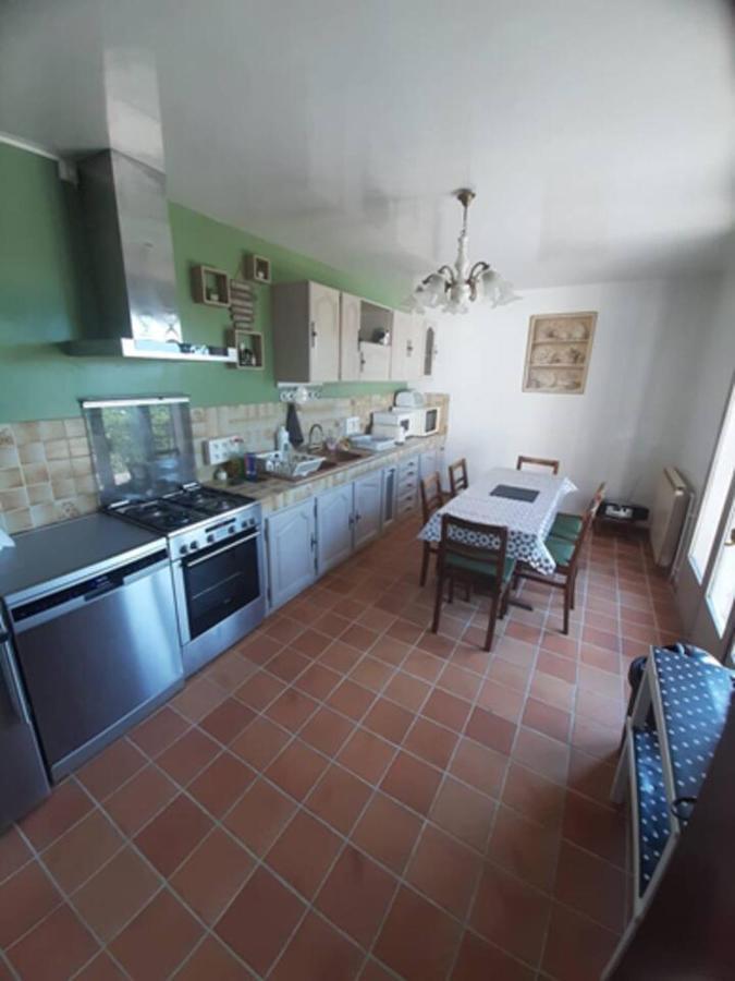 Maison Confort Et Repos Crecy-la-Chapelle ภายนอก รูปภาพ